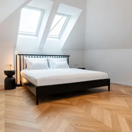 Elizabeth - Family For 6