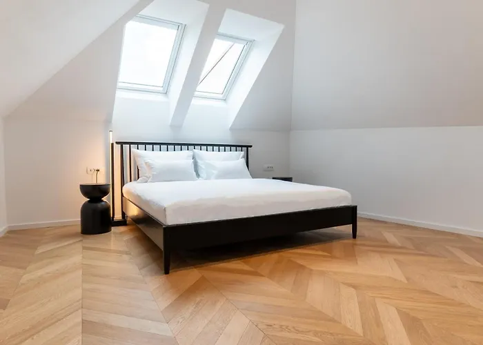 Elizabeth - Family For 6