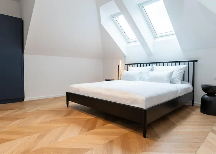 Elizabeth - Family For 6 *